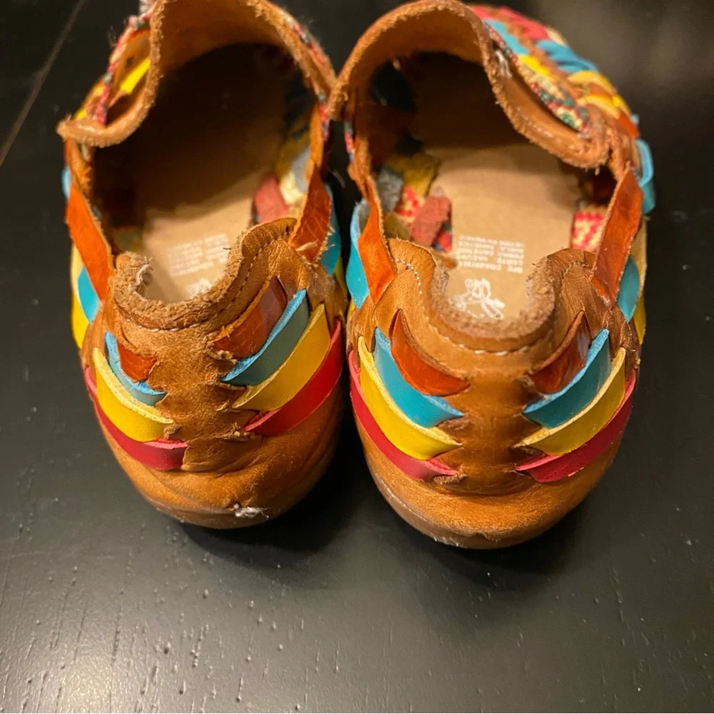 Lupita’s Kids beautifully vibrant colored Huaraches Size 11